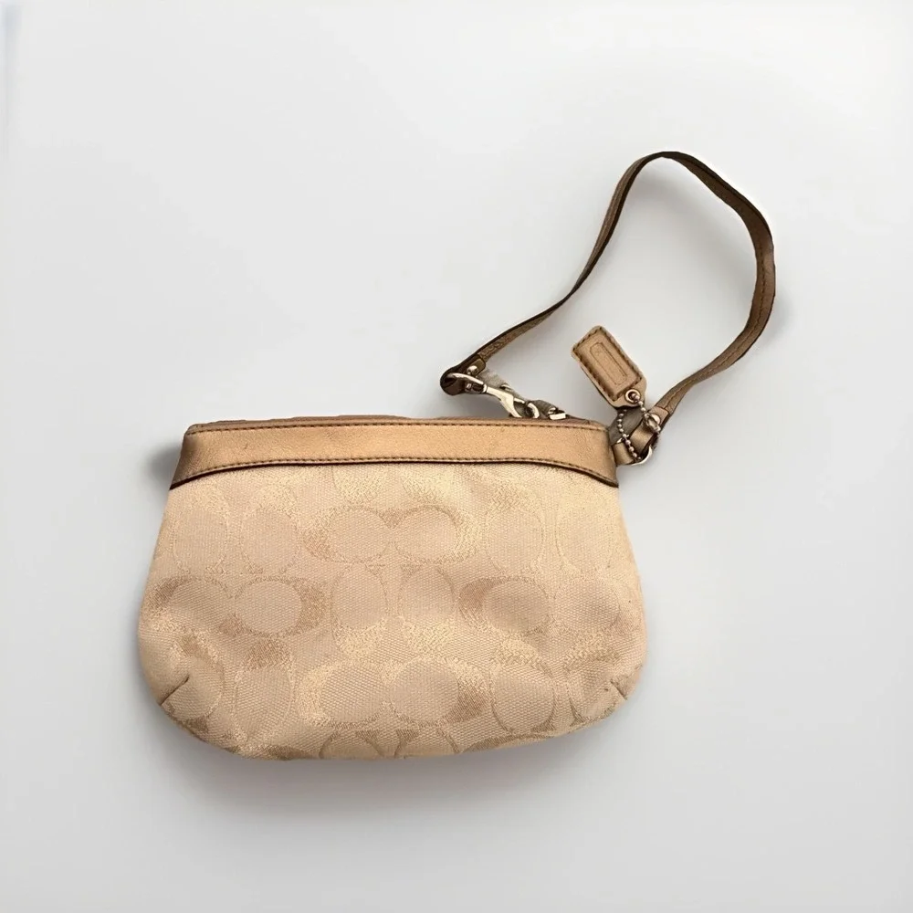 Coach Signature C Jacquard Pleated‎ Wristlet